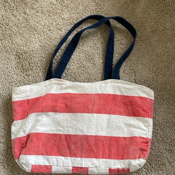 Salt Life Hearts & Anchors Striped Reversible
Beach Tote Bag. GUC - Picture 2 of 4